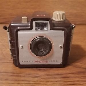 Vtg Kodak Brownie Holiday Camera